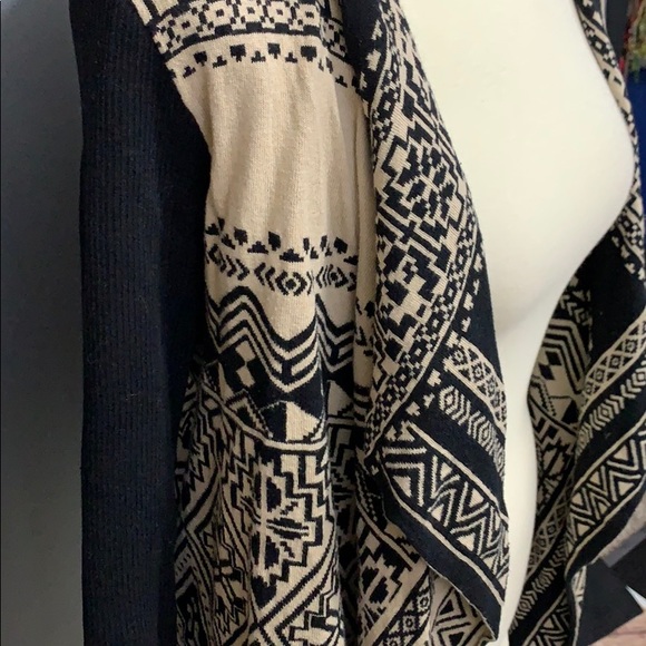 Lucky Brand cardigan - Picture 2 of 7